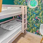 4 Bedroom Beautiful In *