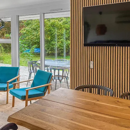 펜션 4 Bedroom Beautiful In
