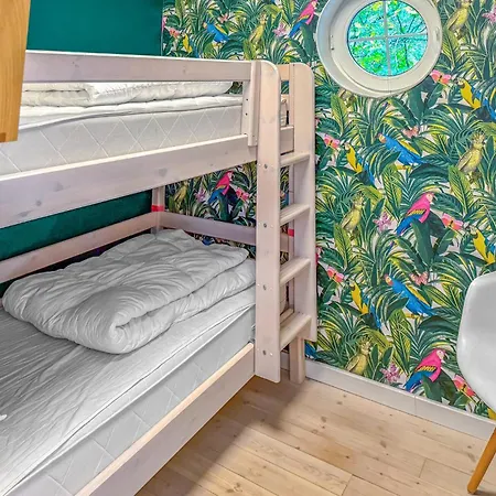 4 Bedroom Beautiful In *