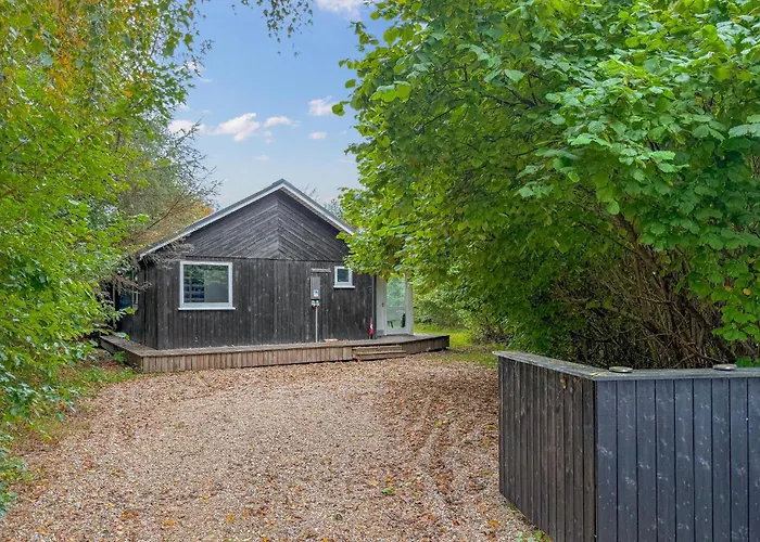 4 Bedroom Beautiful In Oksbøl