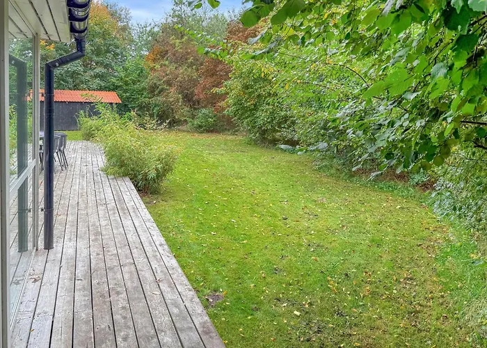 Σπίτι διακοπών 4 Bedroom Beautiful In *