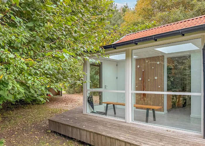 4 Bedroom Beautiful In Σπίτι διακοπών *