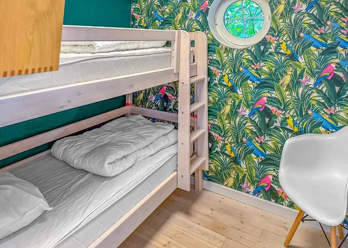 4 Bedroom Beautiful In *