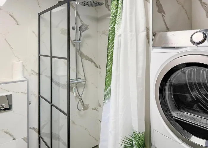 4 Bedroom Beautiful In Σπίτι διακοπών *